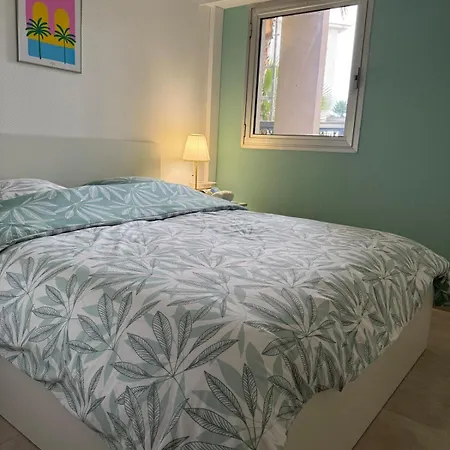 T2 Cosy En Bord De Avec Terrasse, Piscine Et Parking