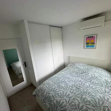 Daire T2 Cosy En Bord De Avec Terrasse, Piscine Et Parking Antibes