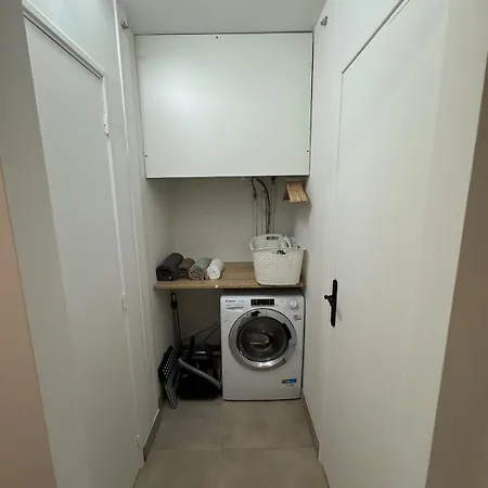 Daire T2 Cosy En Bord De Avec Terrasse, Piscine Et Parking Antibes